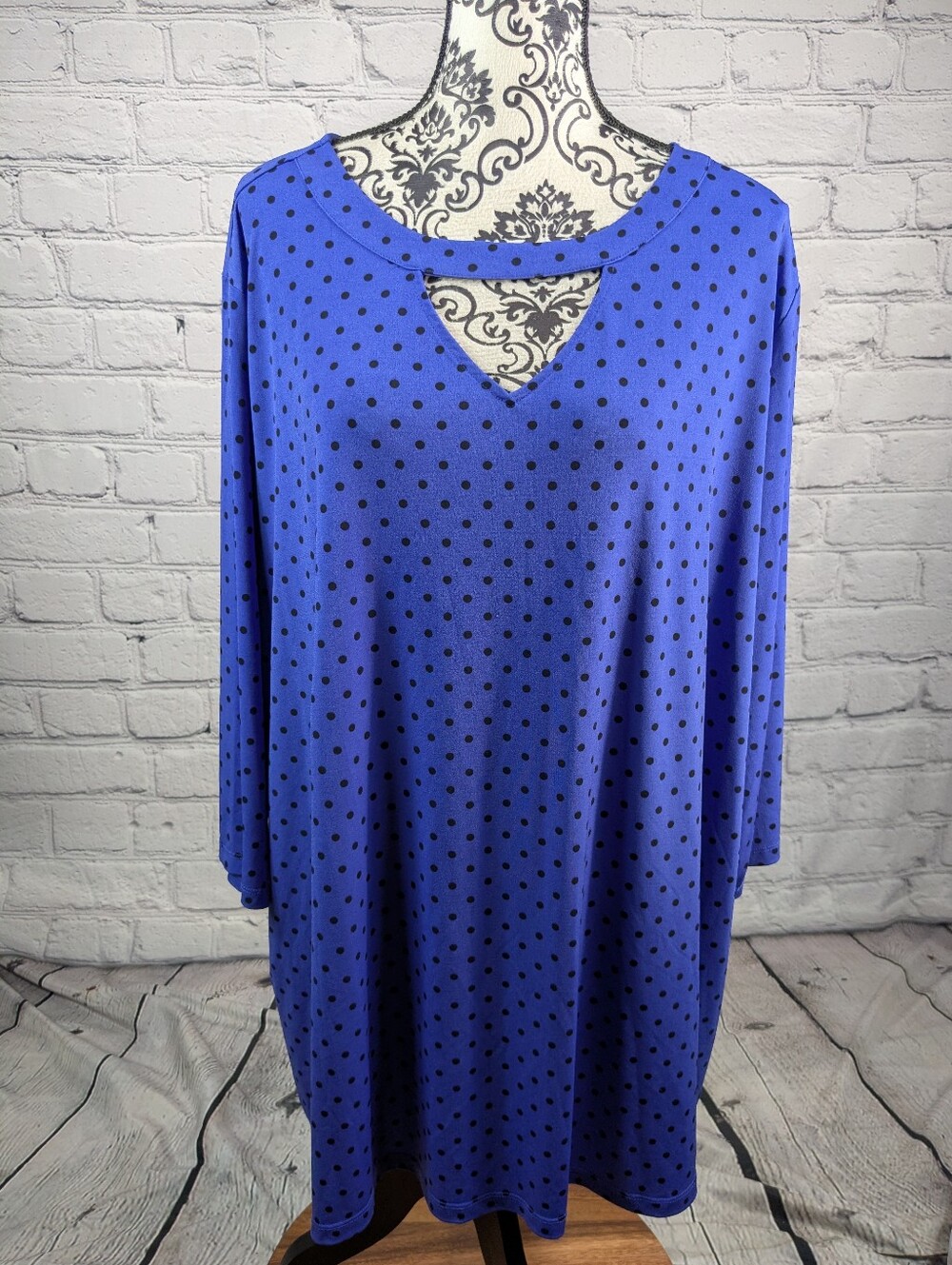 Catherines Polka Dot Sz 3x Top Long Sleeve Stretch Knit Top Keyhole Front B32